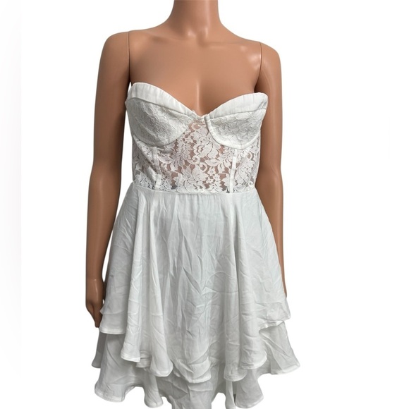 Saints & Secrets White Lace Corset Strapless Dress- Size Large - Picture 2 of 9